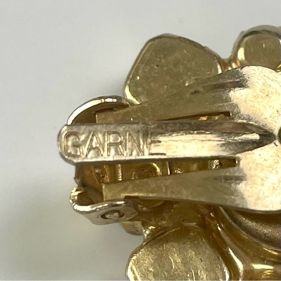 Vintage GARNE Clip On 7 Yellow Amber Stone Gold Tone Earrings - Picture 3 of 6